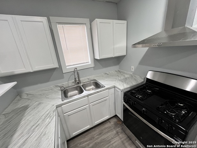 Listing photo id 14 for 1103, 1318, 820 New Laredo-willow-frank
