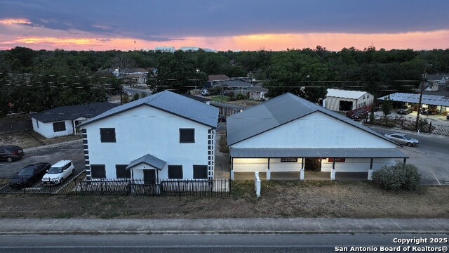 Listing photo id 0 for 1103, 1318, 820 New Laredo-willow-frank