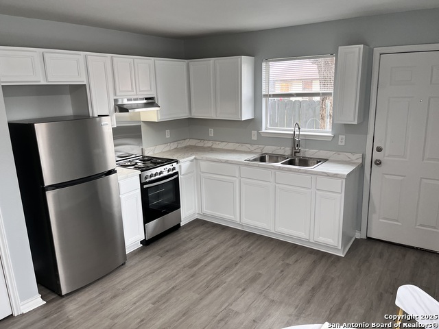 Listing photo id 4 for 1103, 1318, 820 New Laredo-willow-frank