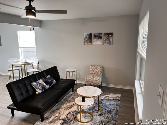 Listing photo id 5 for 1103, 1318, 820 New Laredo-willow-frank