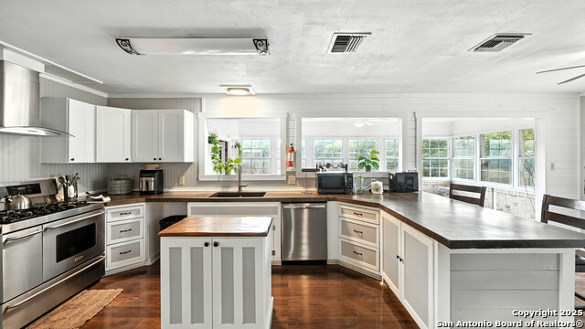 Listing photo id 13 for 683 Albert  