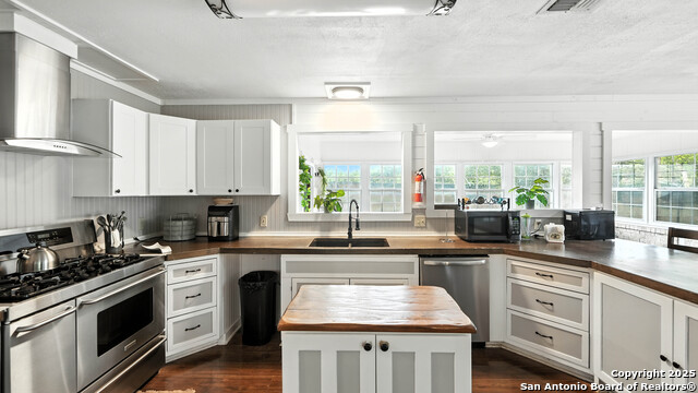 Listing photo id 14 for 683 Albert  