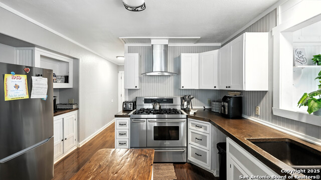 Listing photo id 15 for 683 Albert  
