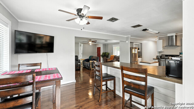 Listing photo id 21 for 683 Albert  