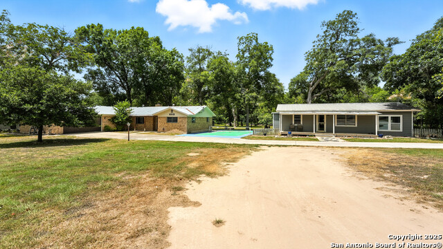Listing photo id 1 for 683 Albert  