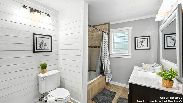 Listing photo id 31 for 683 Albert  
