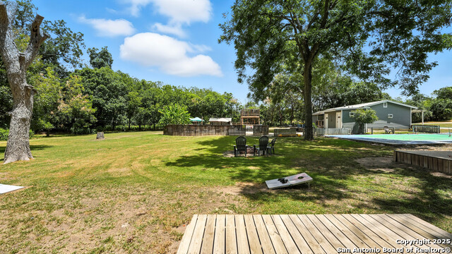 Listing photo id 36 for 683 Albert  