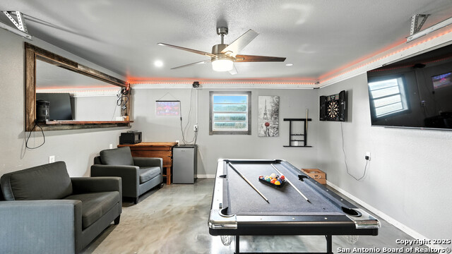 Listing photo id 45 for 683 Albert  