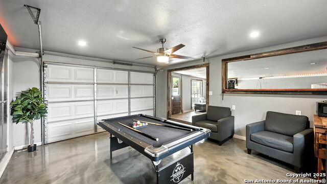 Listing photo id 46 for 683 Albert  