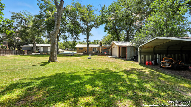 Listing photo id 49 for 683 Albert  