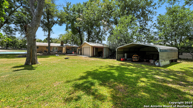 Listing photo id 50 for 683 Albert  