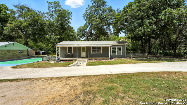 Details for 695 Albert  , New Braunfels, TX 78130