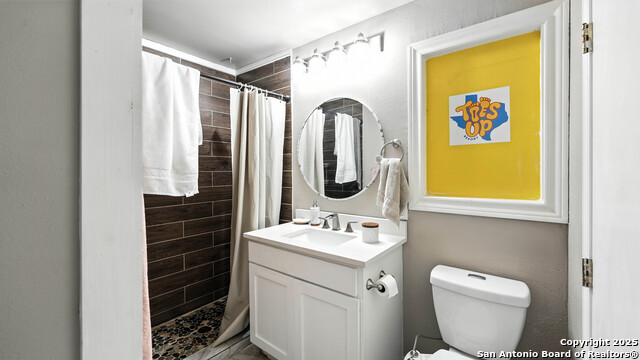 Listing photo id 17 for 695 Albert  