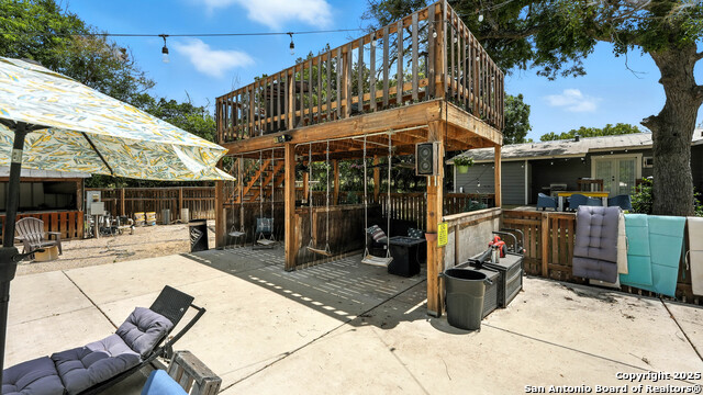 Listing photo id 32 for 695 Albert  