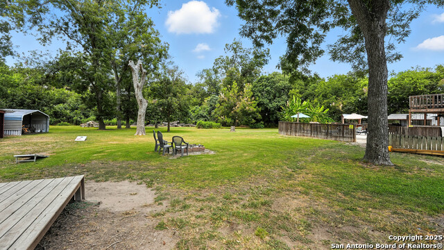 Listing photo id 38 for 695 Albert  