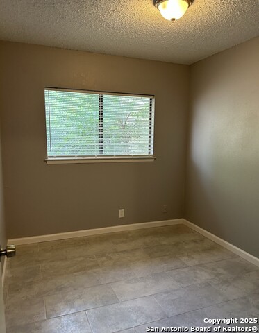 Image 10 of 17 For 6858 Maple Springs