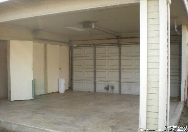 Image 3 of 17 For 6858 Maple Springs