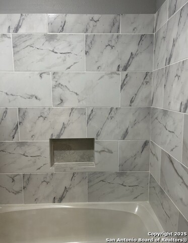 Image 6 of 17 For 6858 Maple Springs