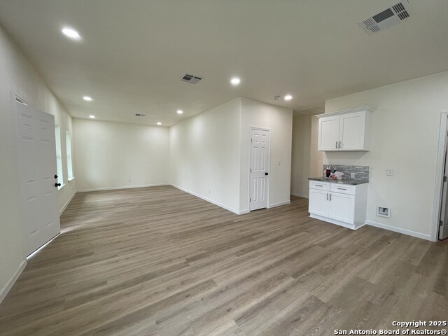Listing photo id 3 for 610 Pecan Valley