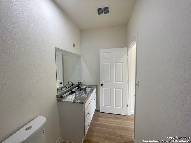 Listing photo id 7 for 610 Pecan Valley