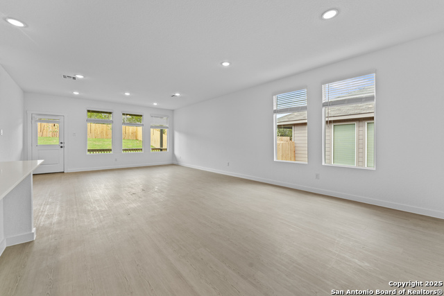 Image 21 of 30 For 14863 Taradeau