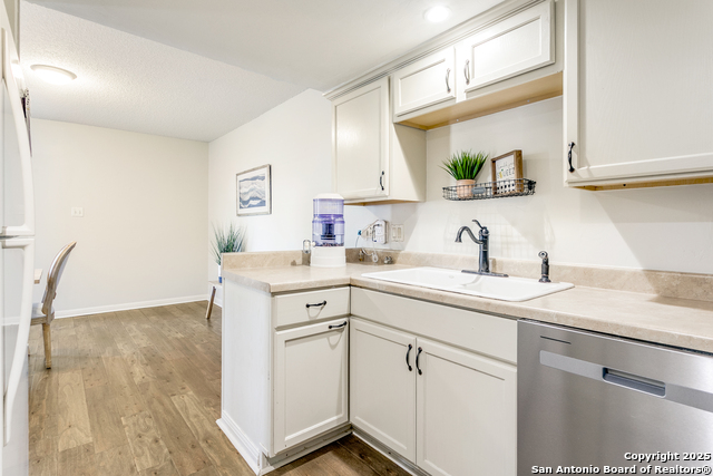 Image 14 of 28 For 701 Strings Dr