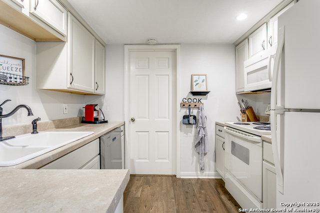 Image 16 of 28 For 701 Strings Dr