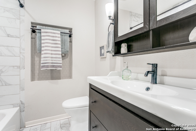 Image 19 of 28 For 701 Strings Dr