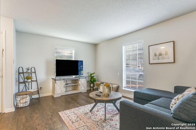 Image 5 of 28 For 701 Strings Dr