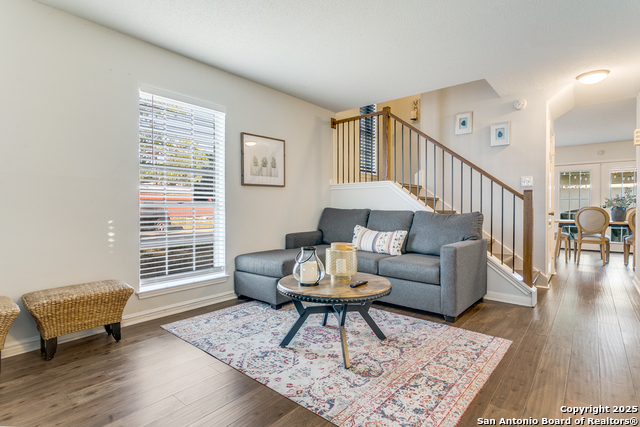 Image 6 of 28 For 701 Strings Dr