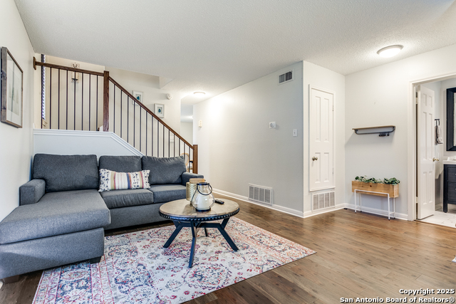 Image 7 of 28 For 701 Strings Dr