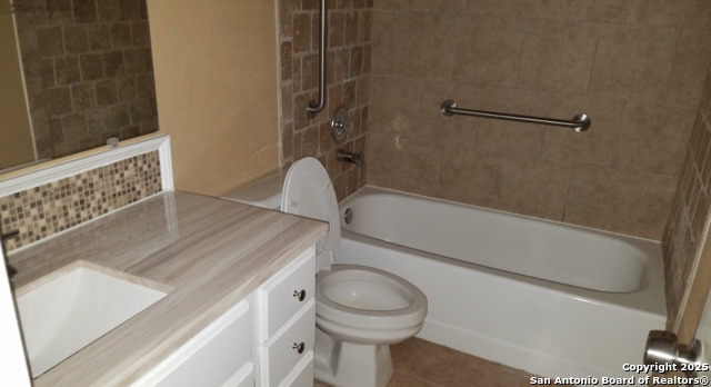 Image 10 of 19 For 11839 Parliament Dr  1921