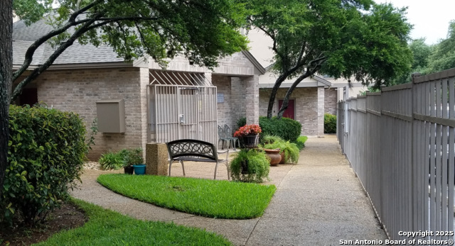 Image 15 of 19 For 11839 Parliament Dr  1921