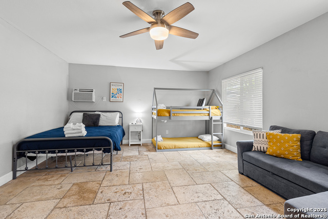 Listing photo id 12 for 6806 Farrow Pl