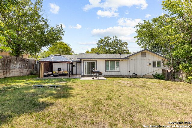 Listing photo id 28 for 6806 Farrow Pl