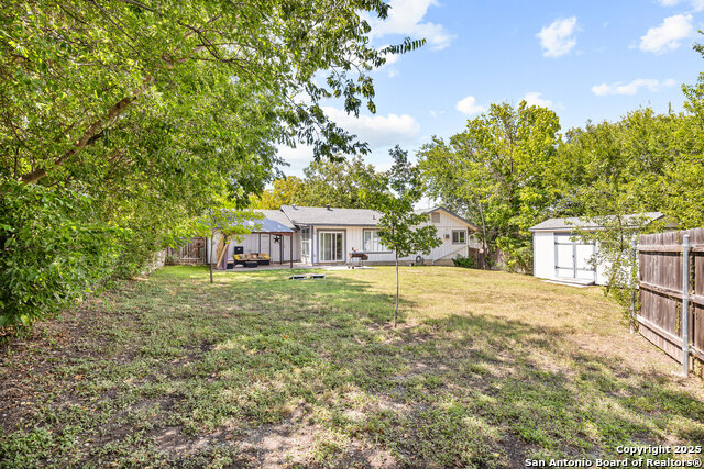 Listing photo id 30 for 6806 Farrow Pl