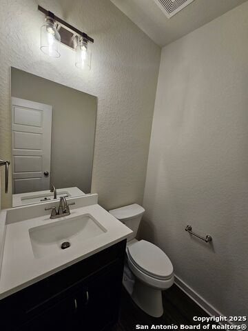 Image 12 of 21 For 810 Walters S # 201