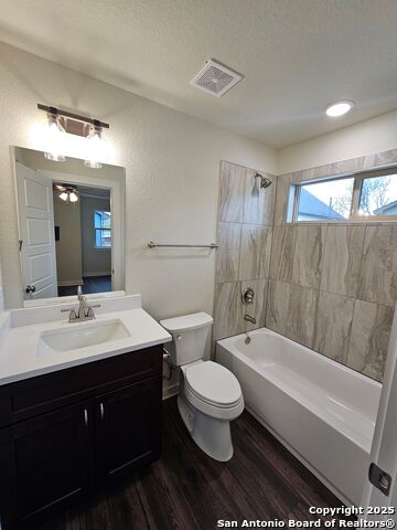 Image 15 of 21 For 810 Walters S # 201