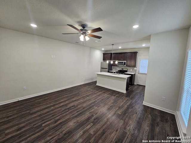 Image 9 of 21 For 810 Walters S # 201