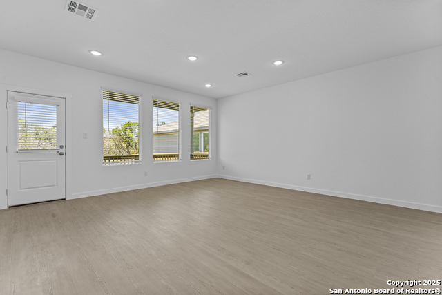 Listing photo id 13 for 14819 Taradeau