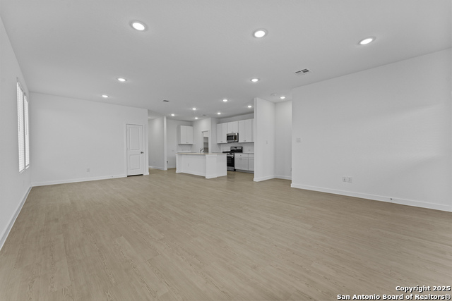 Listing photo id 14 for 14819 Taradeau