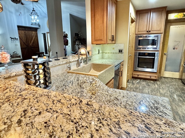 Image 8 of 47 For 10027 Creekwood