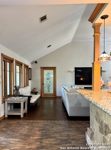 Image 9 of 47 For 10027 Creekwood