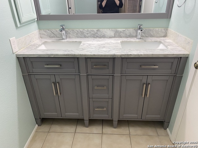 Listing photo id 23 for 2439 Karat