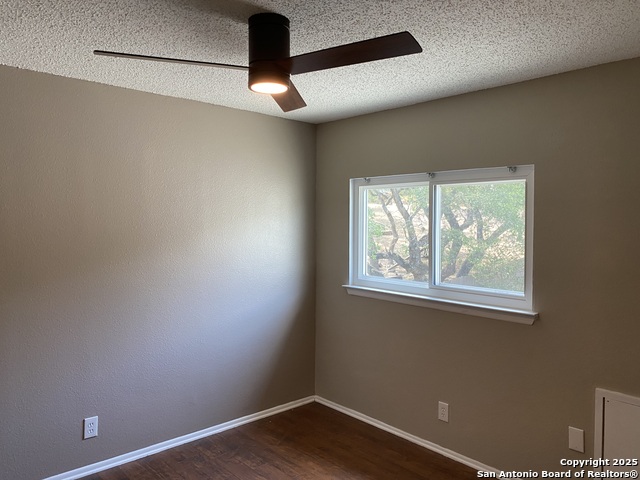 Listing photo id 28 for 2439 Karat