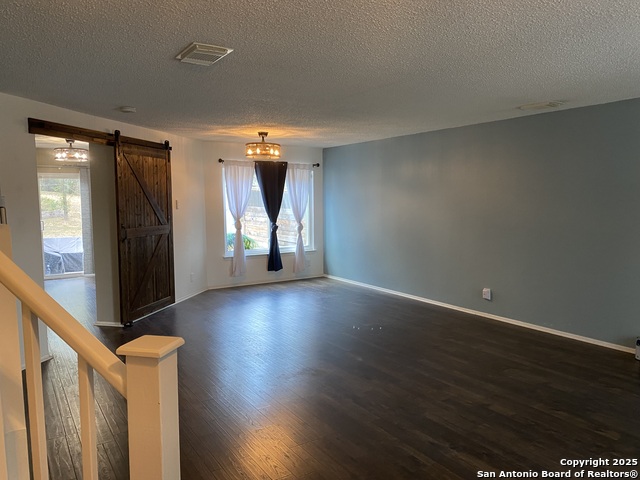Listing photo id 2 for 2439 Karat