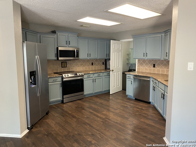 Listing photo id 4 for 2439 Karat