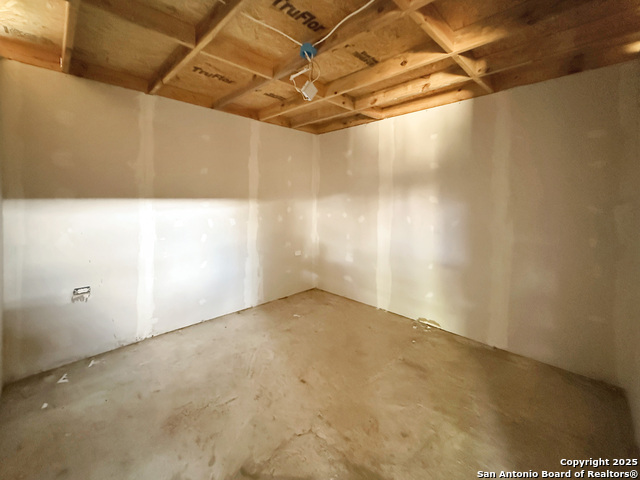 Listing photo id 11 for 2391 County Road 414