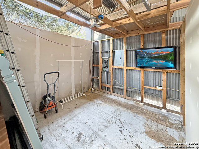 Listing photo id 7 for 2391 County Road 414