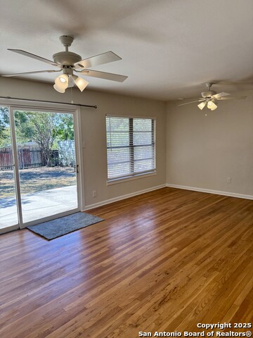 Image 11 of 20 For 410 Shannon Lee St